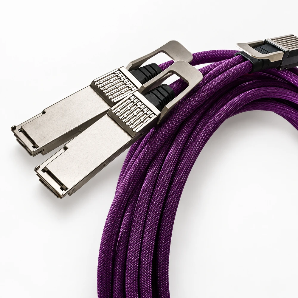 Credo HiWire active electrical cable connector and cable appearance